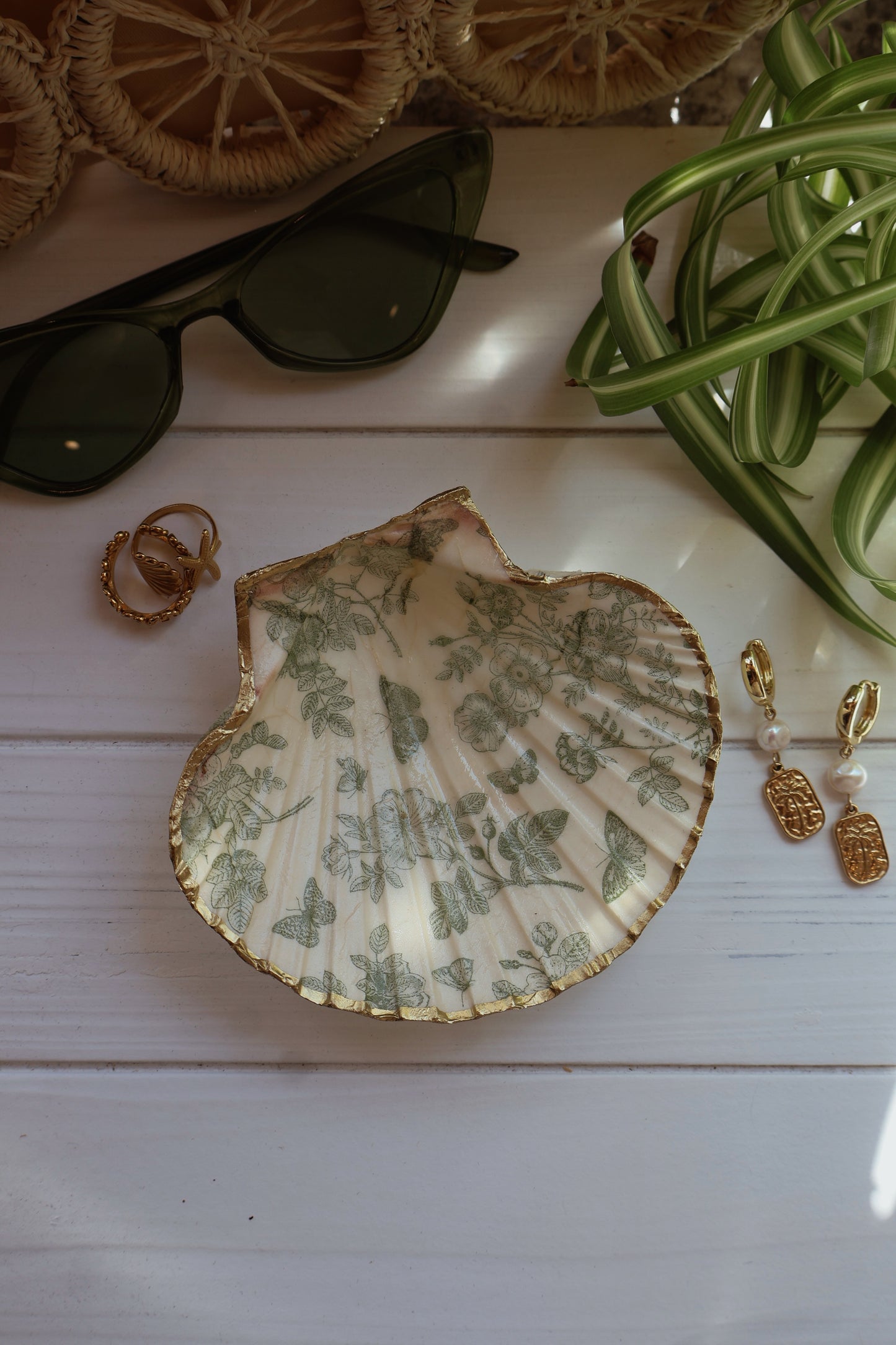 Green Floral Seashell Jewelry Dish