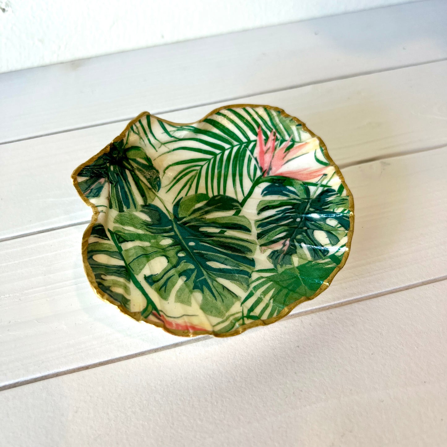 Monstera Seashell Jewelry Dish