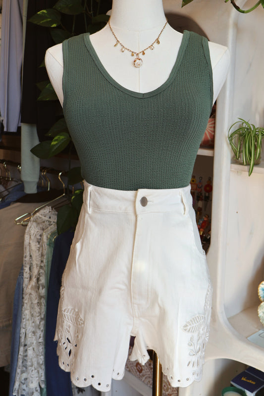 Embroidered Scallop Shorts