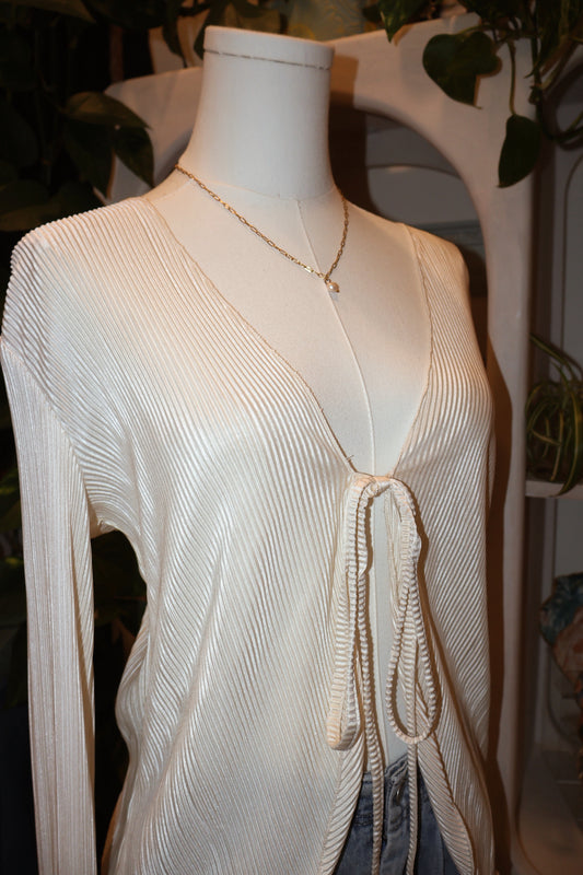 French Flared Long-Sleeved Pleated Shirt