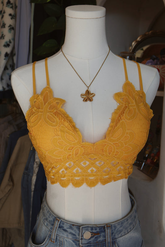 Caroline Bralette