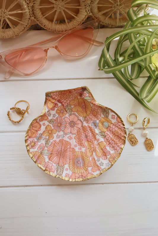 Retro Floral Seashell Jewelry Dish