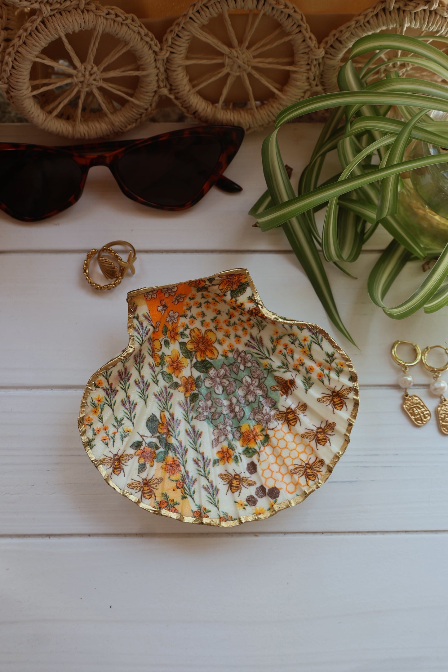 Bumble Bee Seashell Jewelry Dish