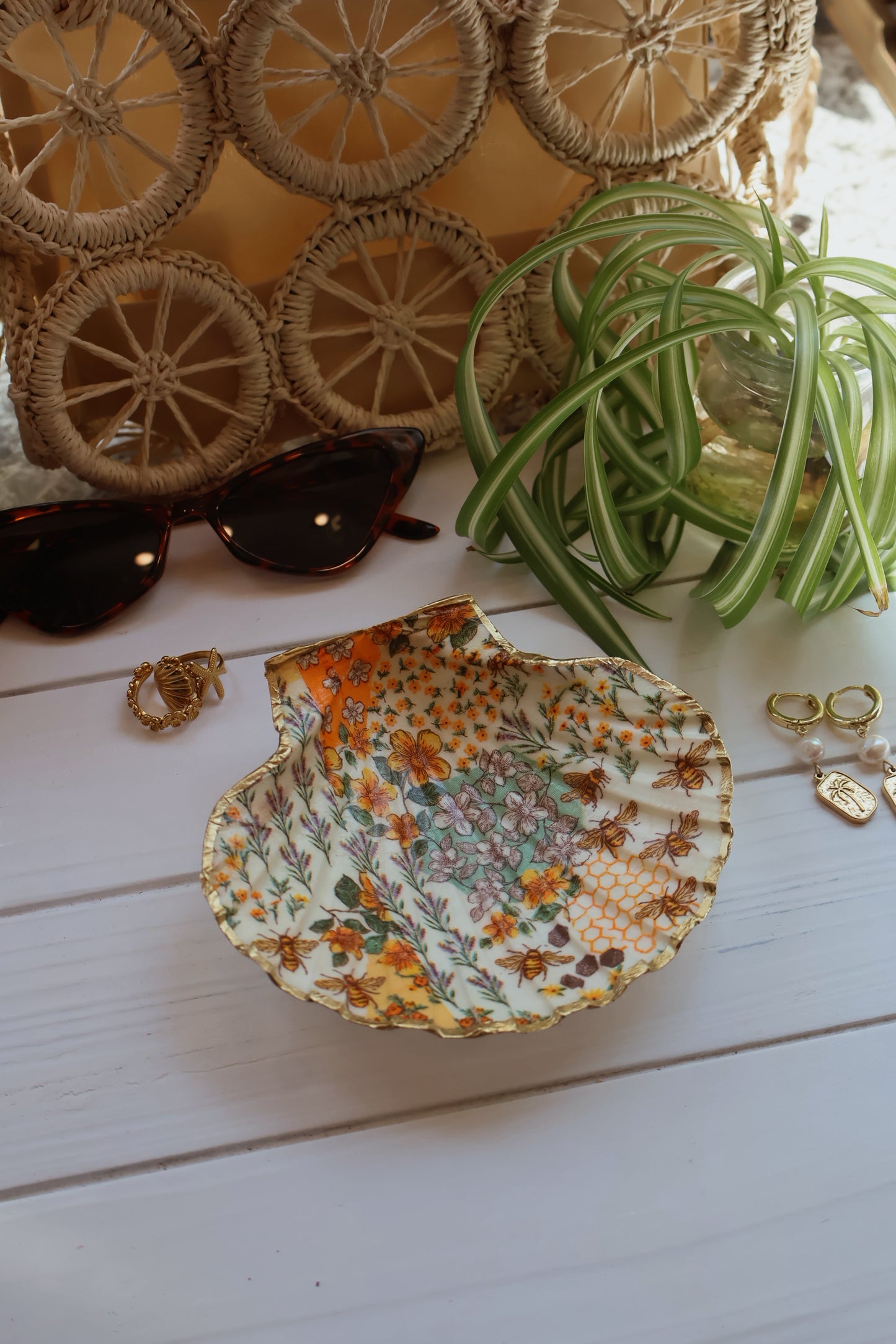 Bumble Bee Seashell Jewelry Dish