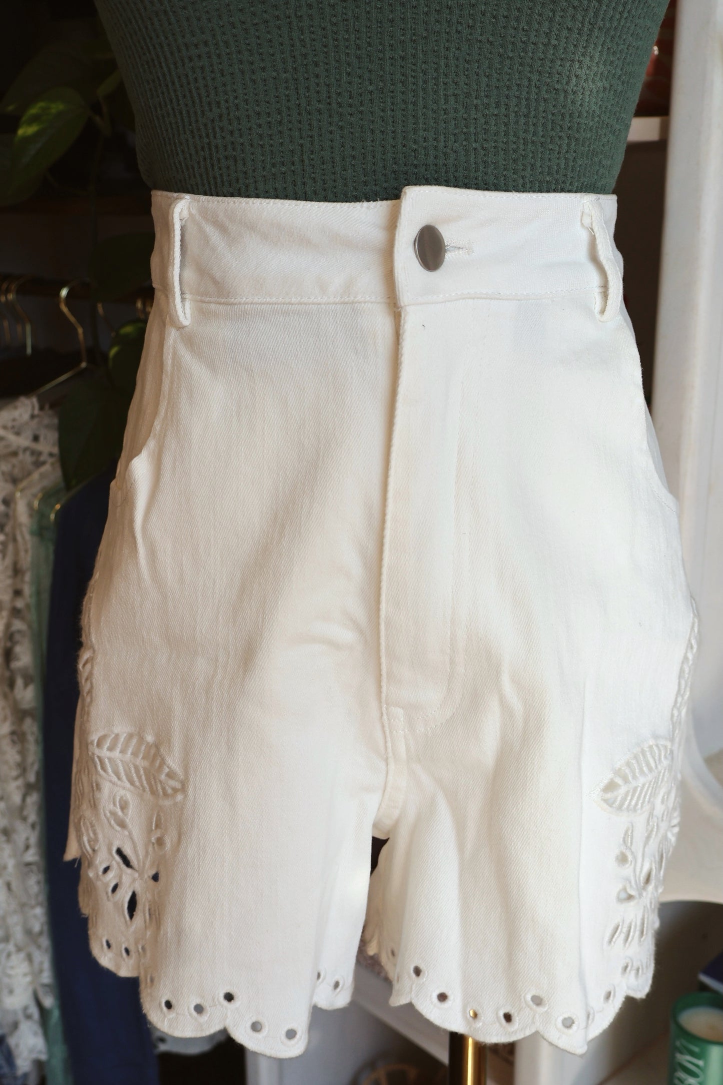 Embroidered Scallop Shorts
