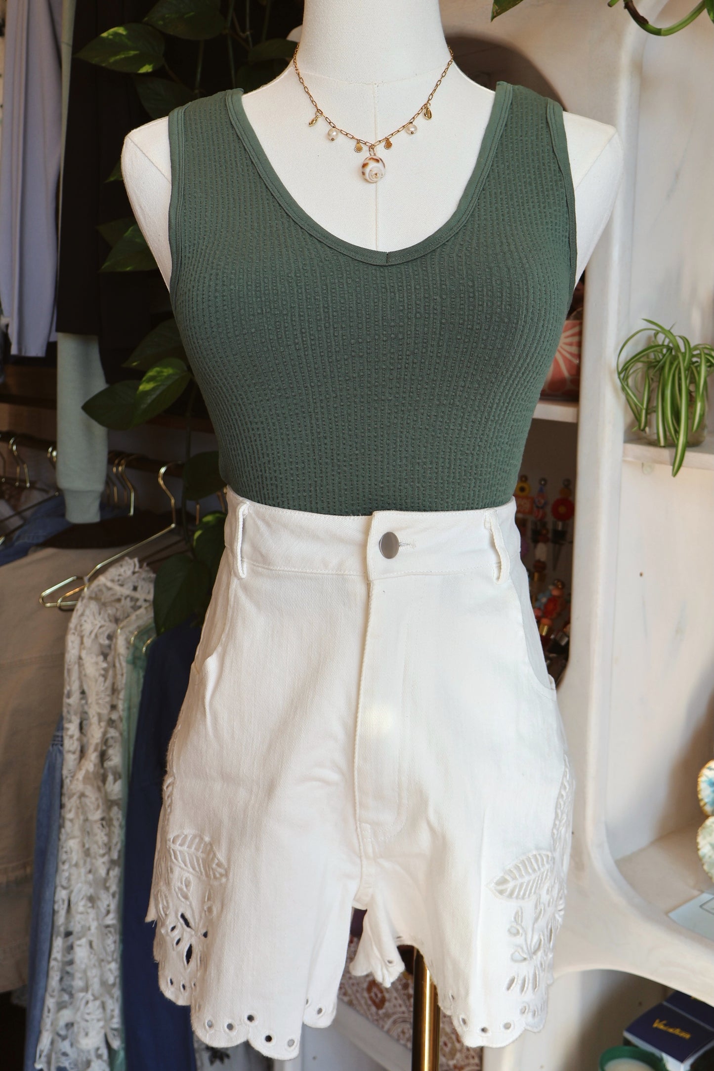 Embroidered Scallop Shorts