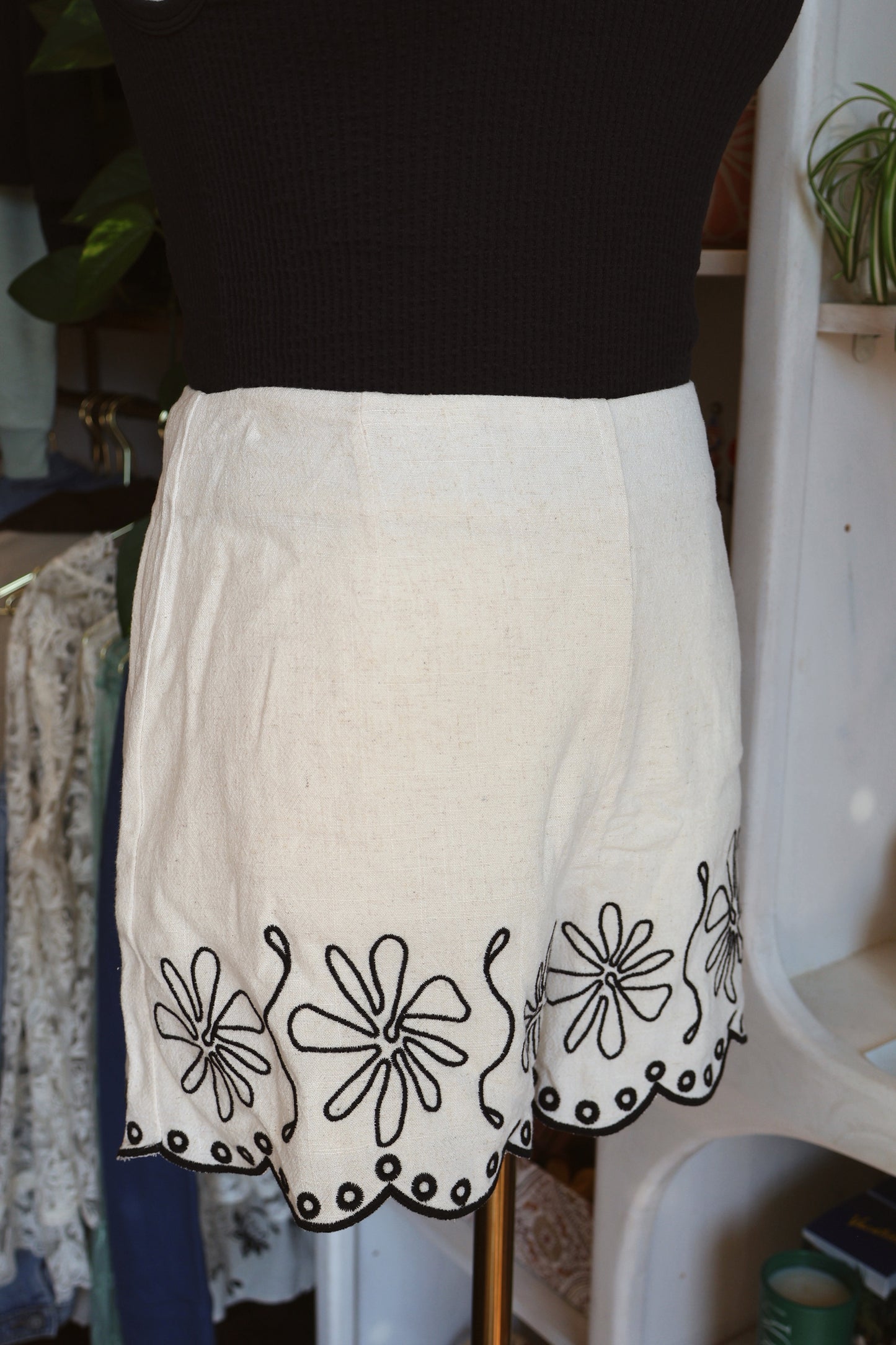 Embroidery Linen Shorts