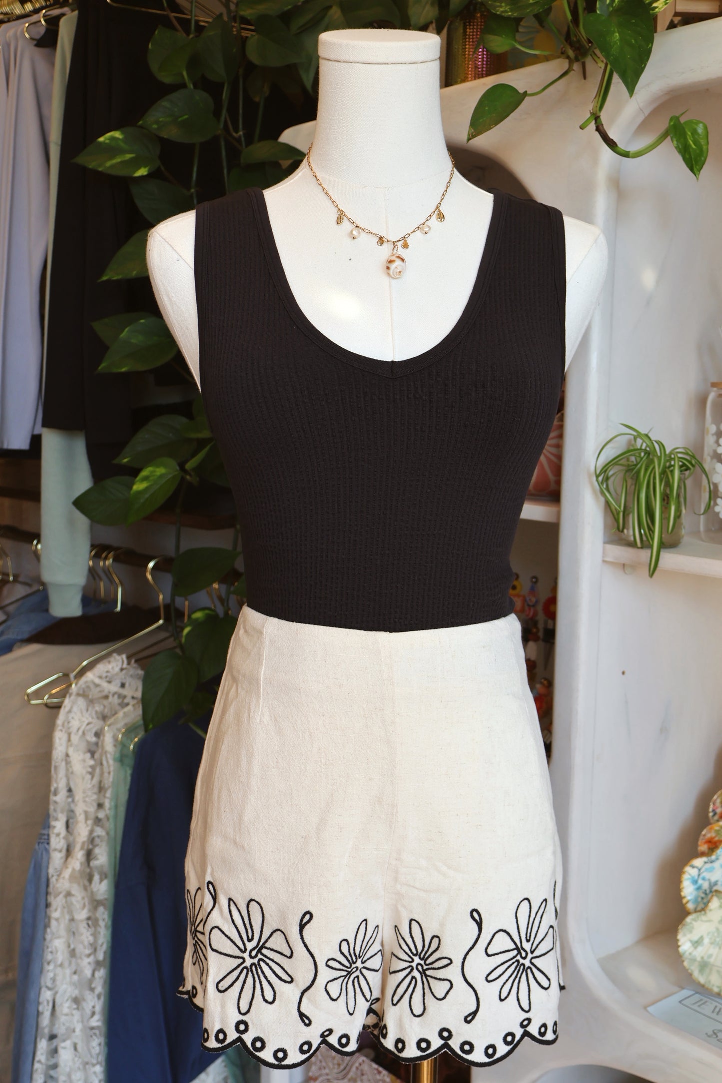 Embroidery Linen Shorts