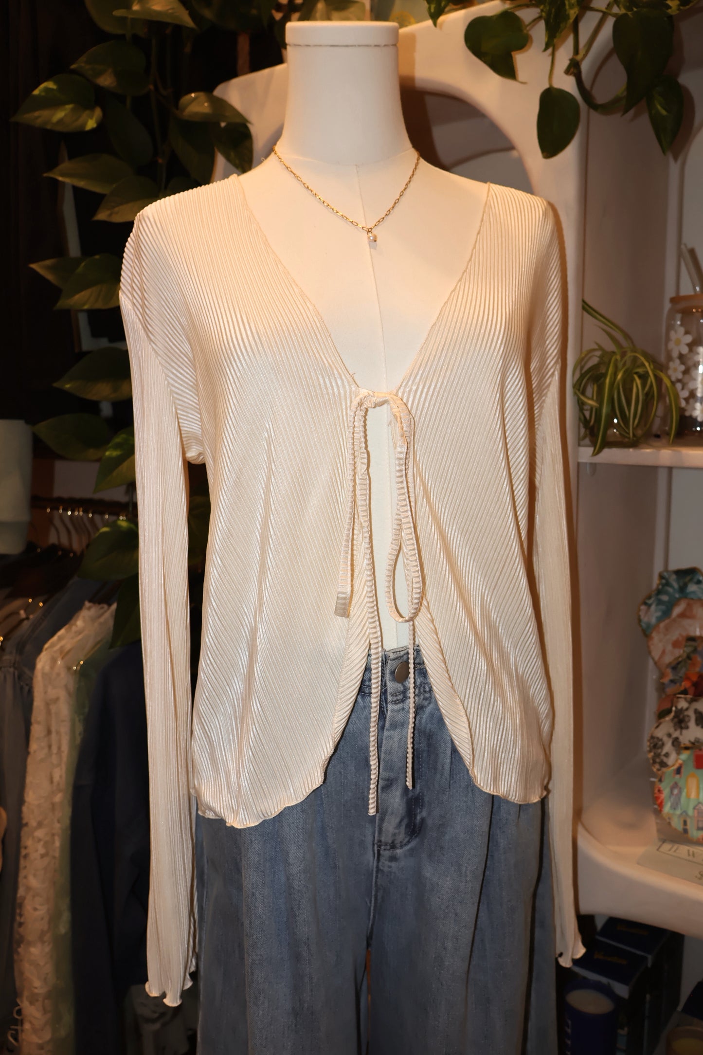 French Flared Long-Sleeved Pleated Shirt