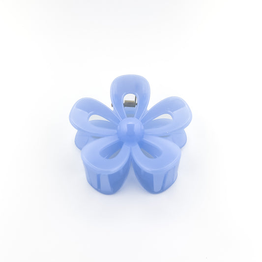 Periwinkle Daisy Clip